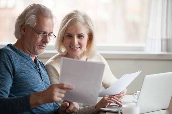 Lower Your Electric Bill | Older Couple Discuss Bill Rates Lower Your Electric Bill | Older Couple Discuss Bill Rates