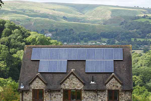 U.K. City Solar Power on Low Income Housing