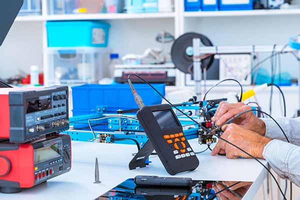 European Businesses Clean Energy Projects | Technician Photo