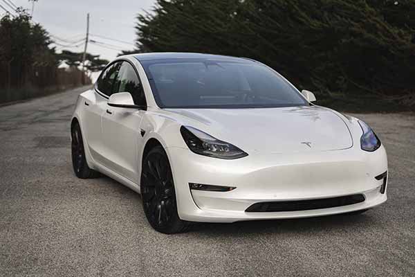 Tesla’s Model 3 Car Photo