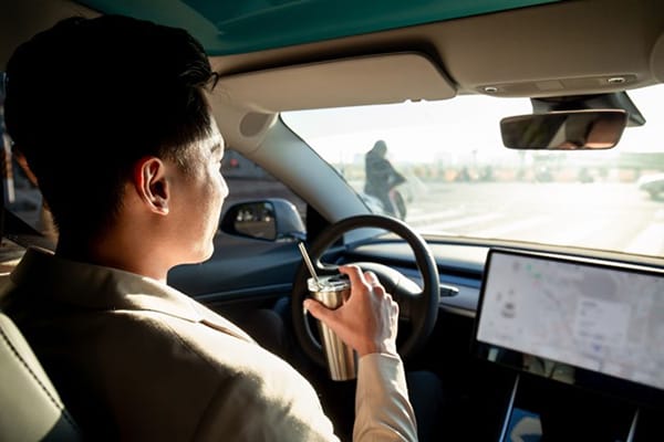 Driver Assist Features and Autonomous Driving Driver Assist Features and Autonomous Driving