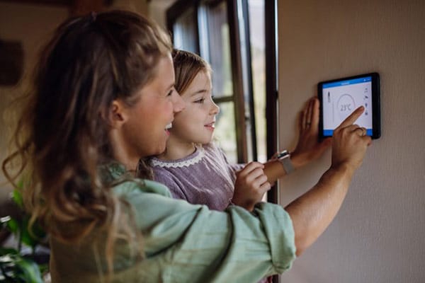 HVAC’s Energy Consumption Texas Mother and Daughter